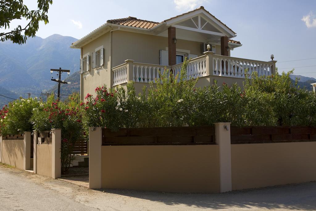 Le Torri Villas By Nidri Holiday Villas Exterior photo